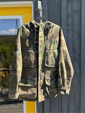 Vintage Gore-Tex Camouflage Hunting Hooded Jacket